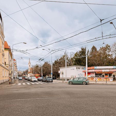 Skau 1 Old Town Family & Business Apartment Free Parking Bratislava Bagian luar foto