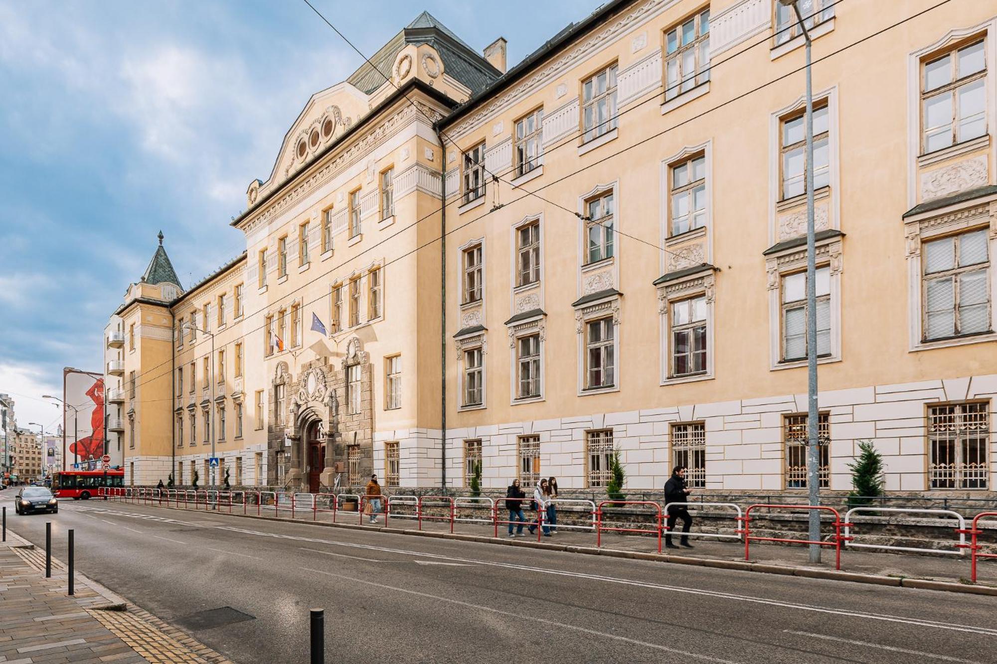 Skau 1 Old Town Family & Business Apartment Free Parking Bratislava Bagian luar foto