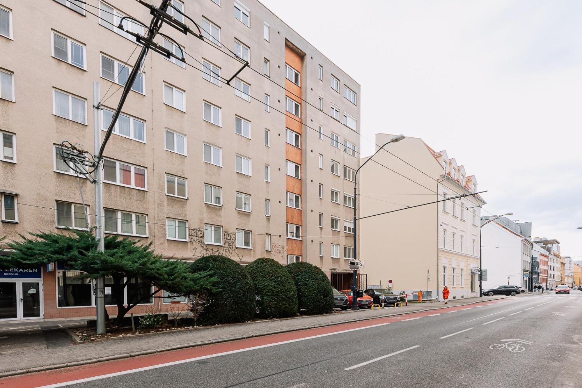 Skau 1 Old Town Family & Business Apartment Free Parking Bratislava Bagian luar foto